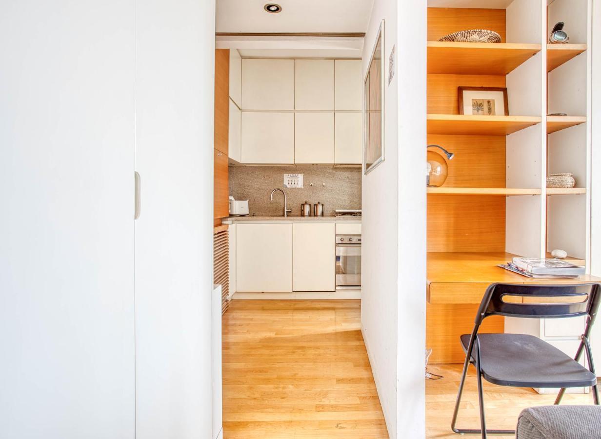 Joivy Vibrant Studio With Balcony Milan Extérieur photo