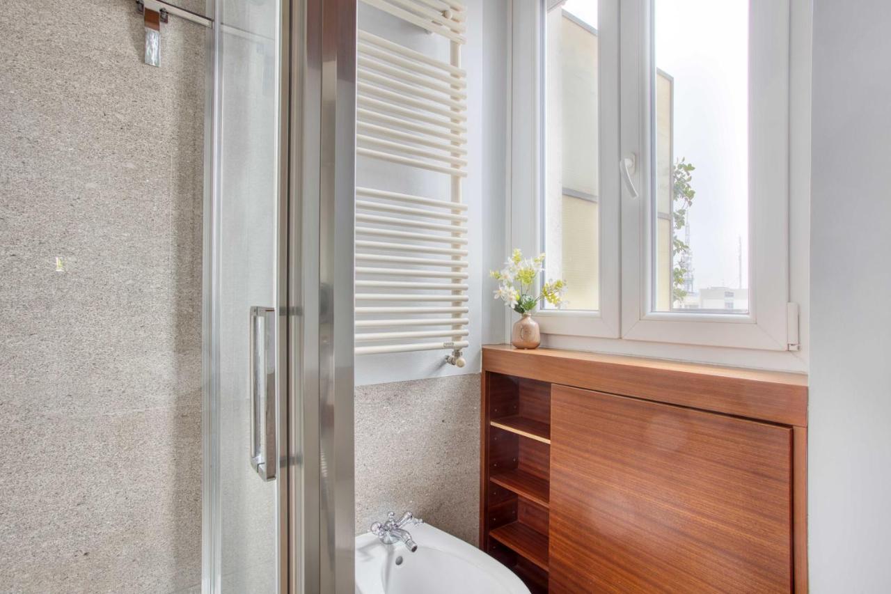 Joivy Vibrant Studio With Balcony Milan Extérieur photo